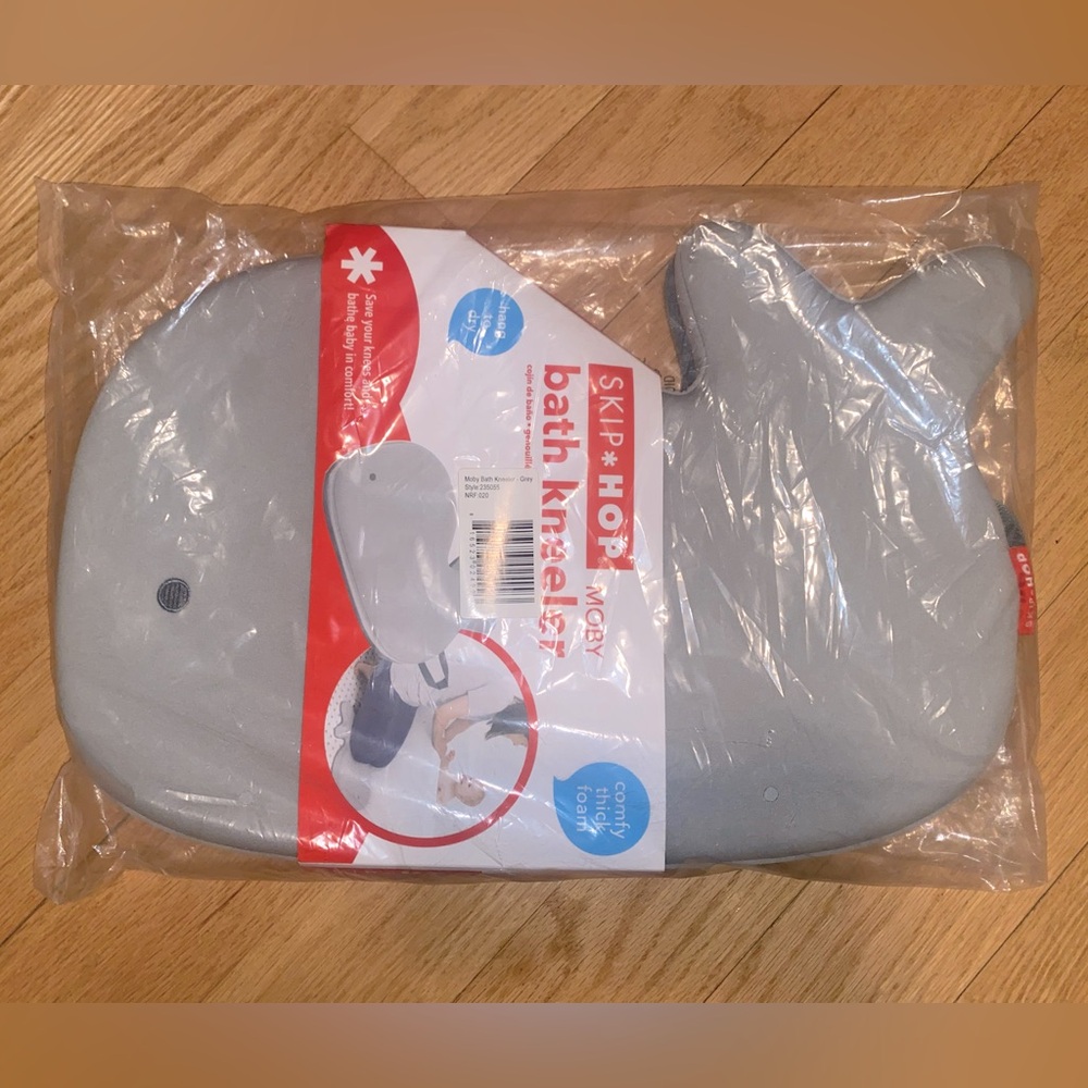 NWT Skip Hop Moby Whale Bath Kneeler